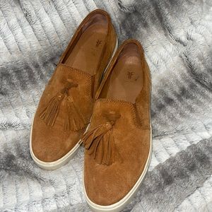 Frye || Gemma Slip On Tassel Sneakers Tan 9M